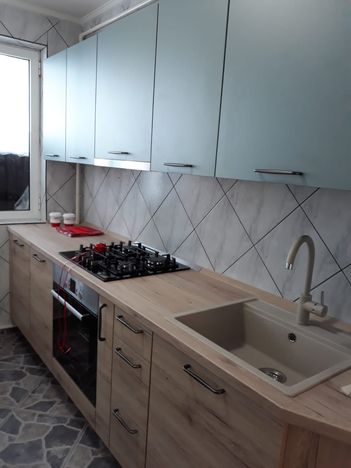 Referință - Bucătărie modernă Kuechentreff Riva - Stejar Sanremo / Apă Albastră 